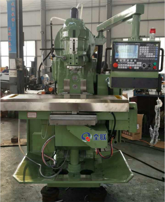 XK5040立式(shi)升降台數控銑(xi)床