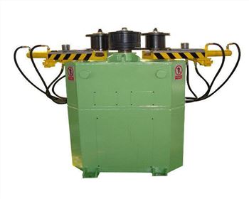 數顯(xian)弧線三輥型材卷(juan)彎機