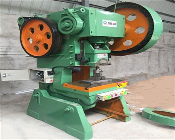 岐(qi)山縣開(kāi)元機械(xie)制造有(you)限責任(rèn)公司